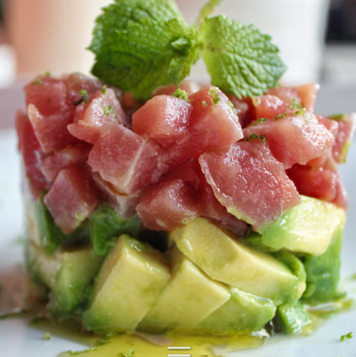 TARTARE DI MANZO CON AVOCADO, PEPE E SOYA <br>